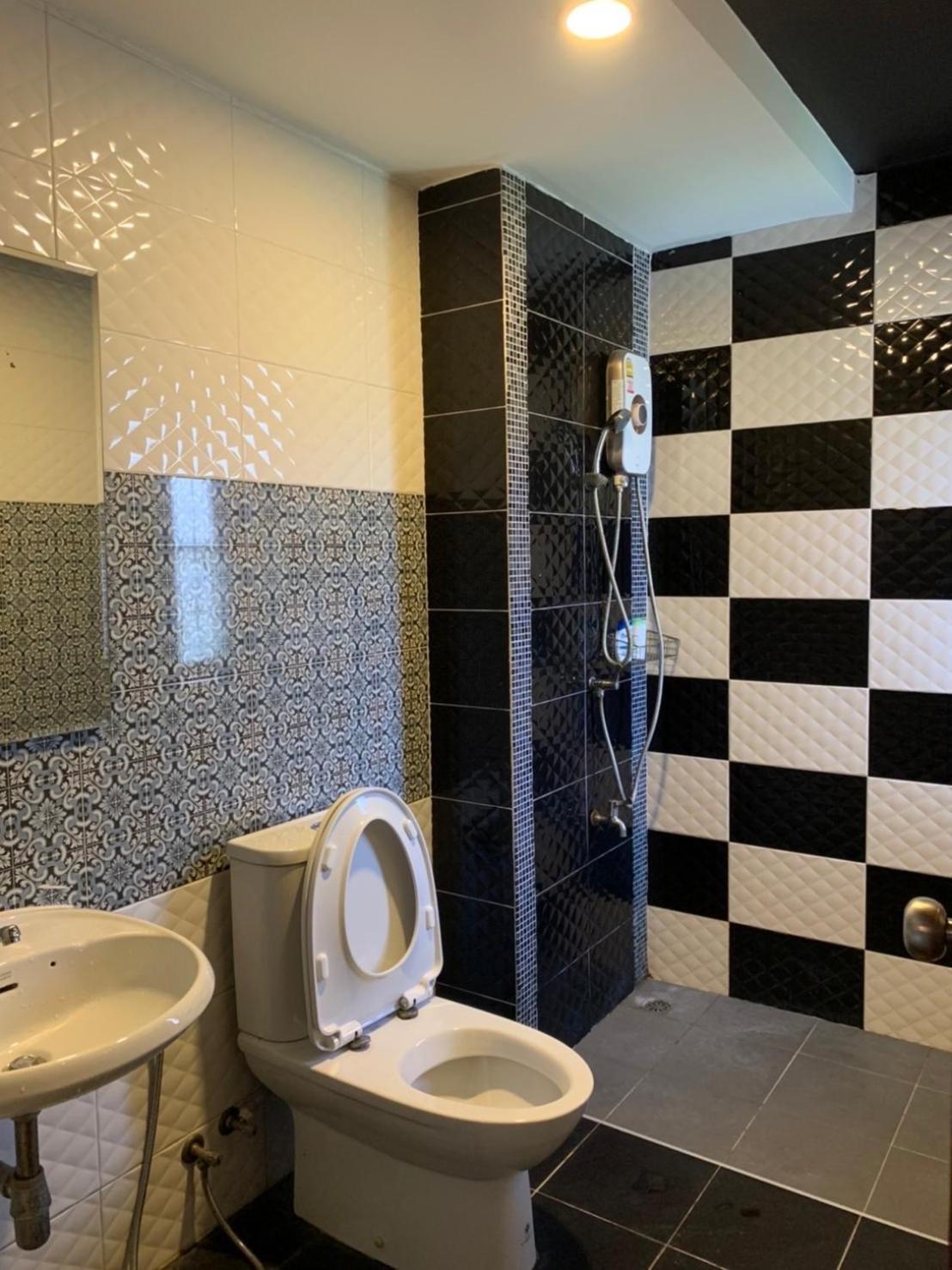Dm Inn Khon Kaen Exteriör bild